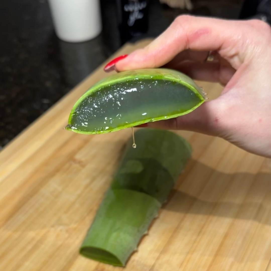Raquel’s DIY Aloe Vera Mask ft. Argan Glow